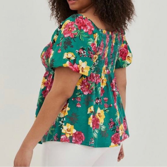 NWT Torrid Green Floral Smocked Poplin Babydoll Puff Sleeve Blouse Size 5 (28) - Picture 7 of 8